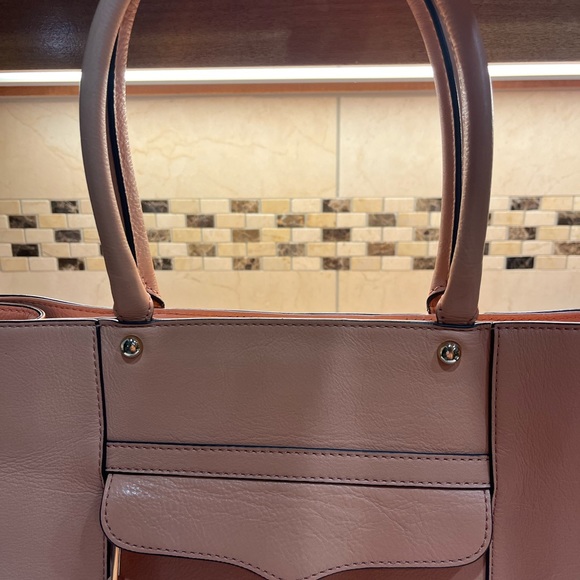 Rebecca Minkoff  MAB Saffiano leather purse. EUC - Picture 4 of 16